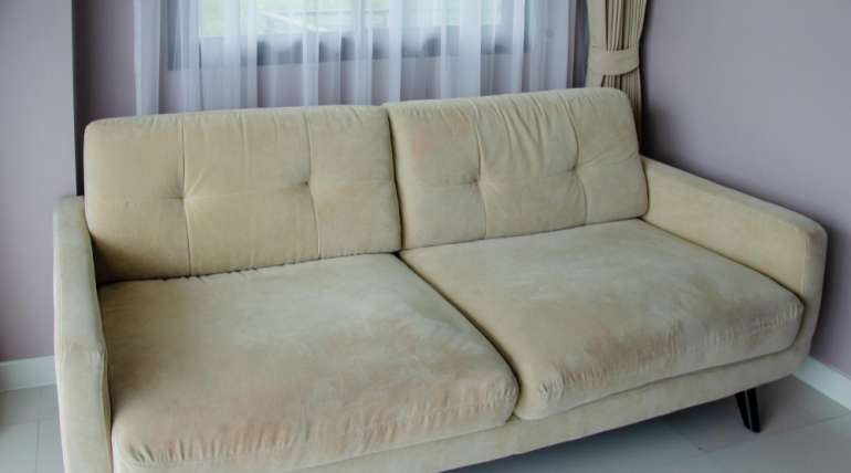 Os perigos de um sofá sujo para a sua saúde